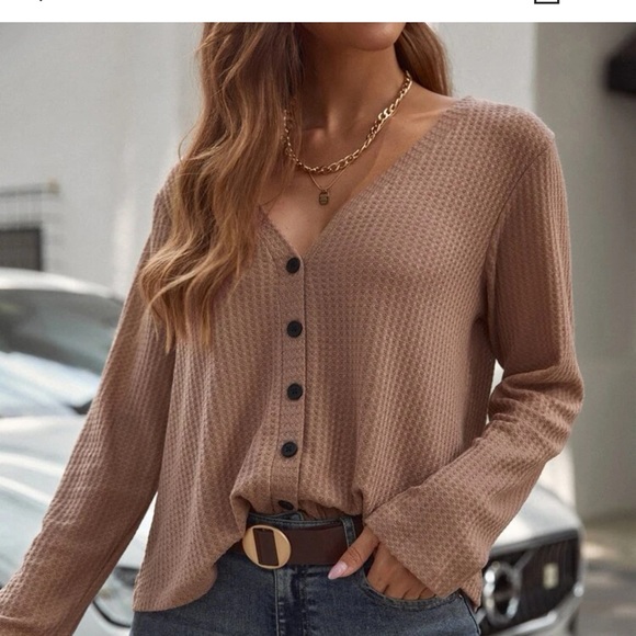 Beautiful woman waffle knit button down tops - Picture 4 of 8